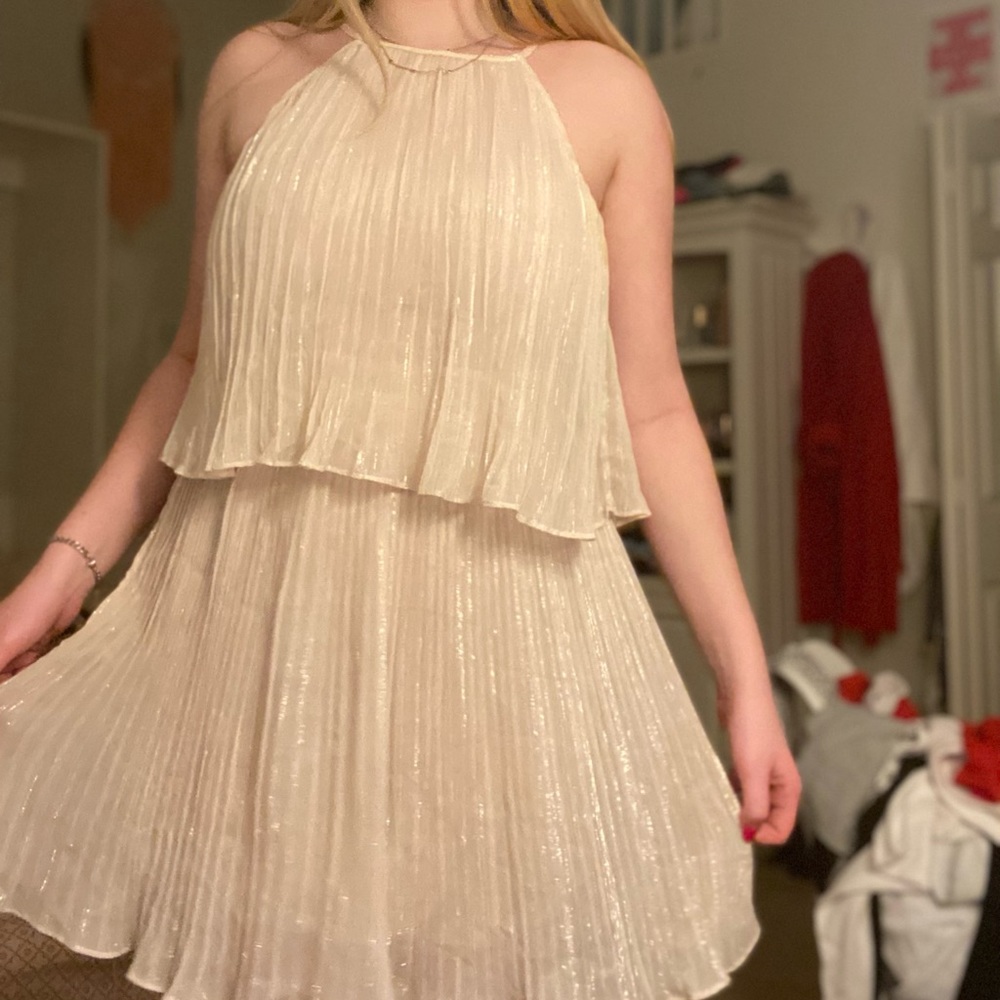 Shimmery baby doll light pick dress!